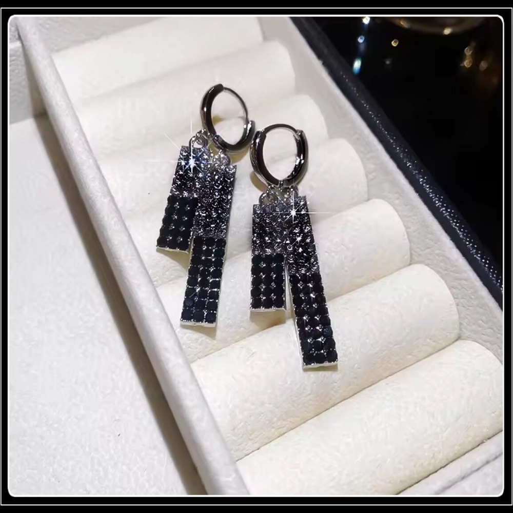 JET BLACK SIMULATED DIAMOND CRYSTAL GOTH BAR DROP EARRINGS - Picture 4 of 4